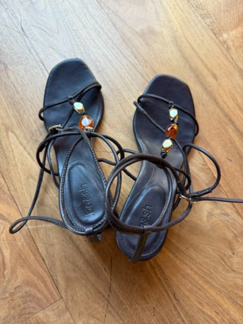 Caya Heeled Leather Sandals - Picture 12 of 14